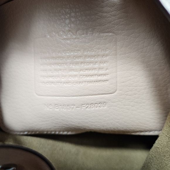 New Without Tags Coach Derby Light Pink Bucket Drawstring Cross Body Bag - Picture 11 of 11